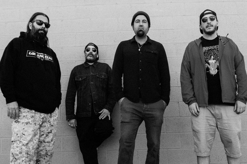 Header article facilitation musicale. Première photo officielle des Deftones après séparation avec leur bassiste.